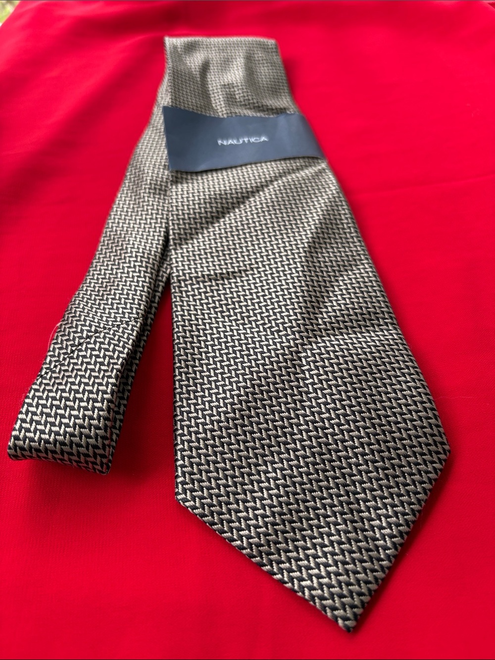 Nautica silk tie. NWT!